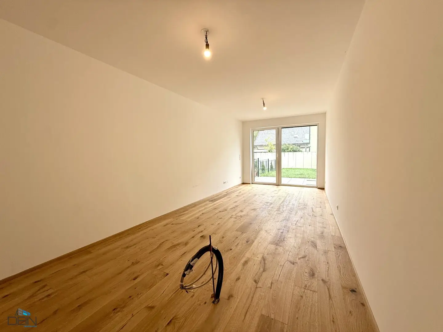NEW 4 ROOM GARDEN APARTMENT FOR INVESTORS OR OWNER-OCCUPIERS ON FREEHOLD IN ESSLING