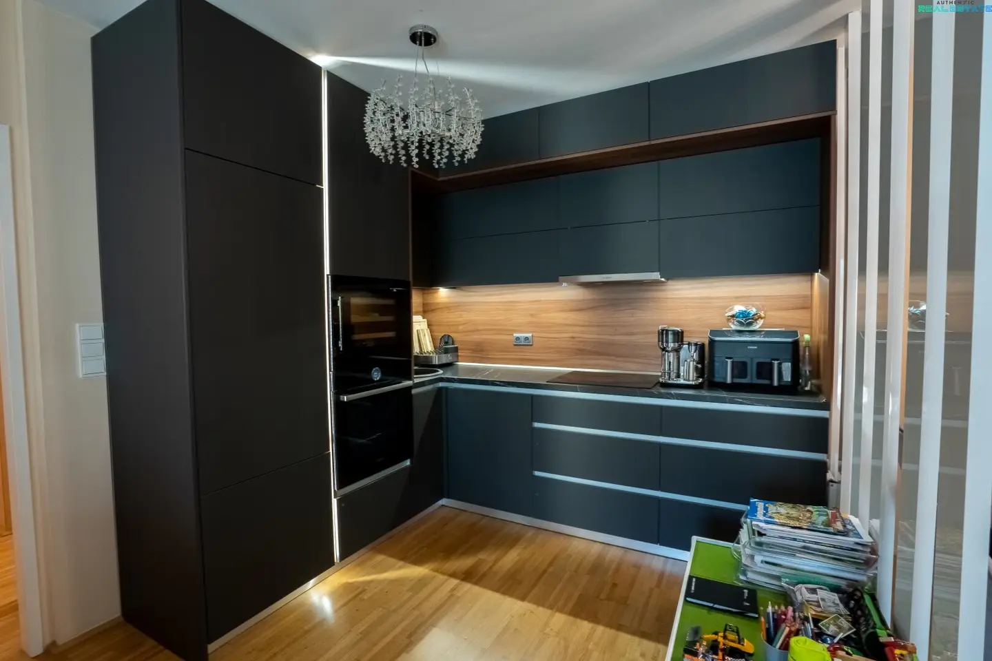 CITY. GREEN. HOME. | Elegant and stylish 3-room apartment with balcony and air conditioning