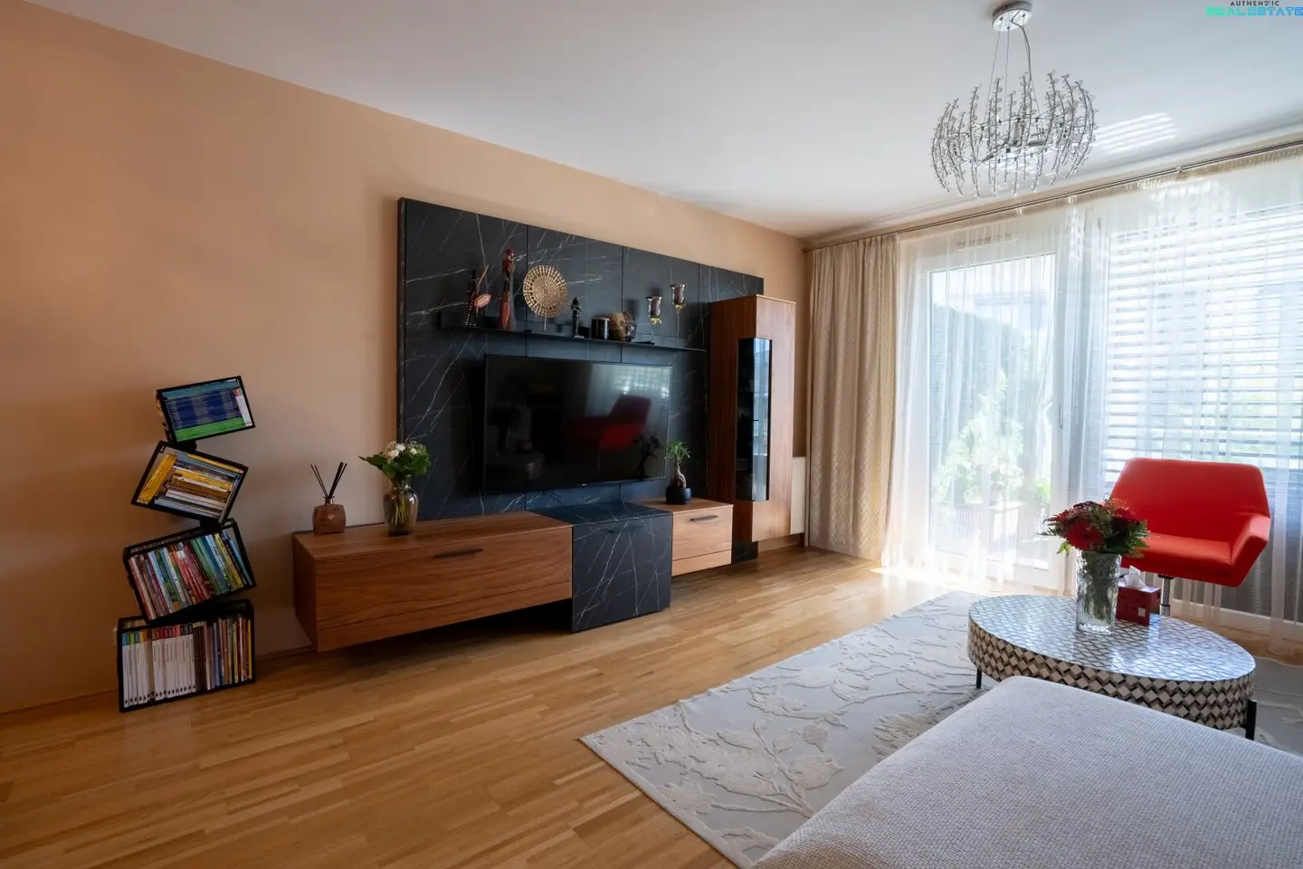 CITY. GREEN. HOME. | Elegant and stylish 3-room apartment with balcony and air conditioning