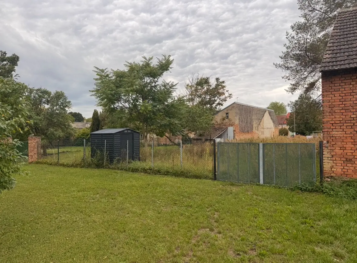 Building plot 681m² in 2224 Niedersulz – Your dream plot in Lower Austria!','de':'Baugrundstück 681m² in 2224 Niedersulz – Ihr Traumgrundstück in Niederösterreich!