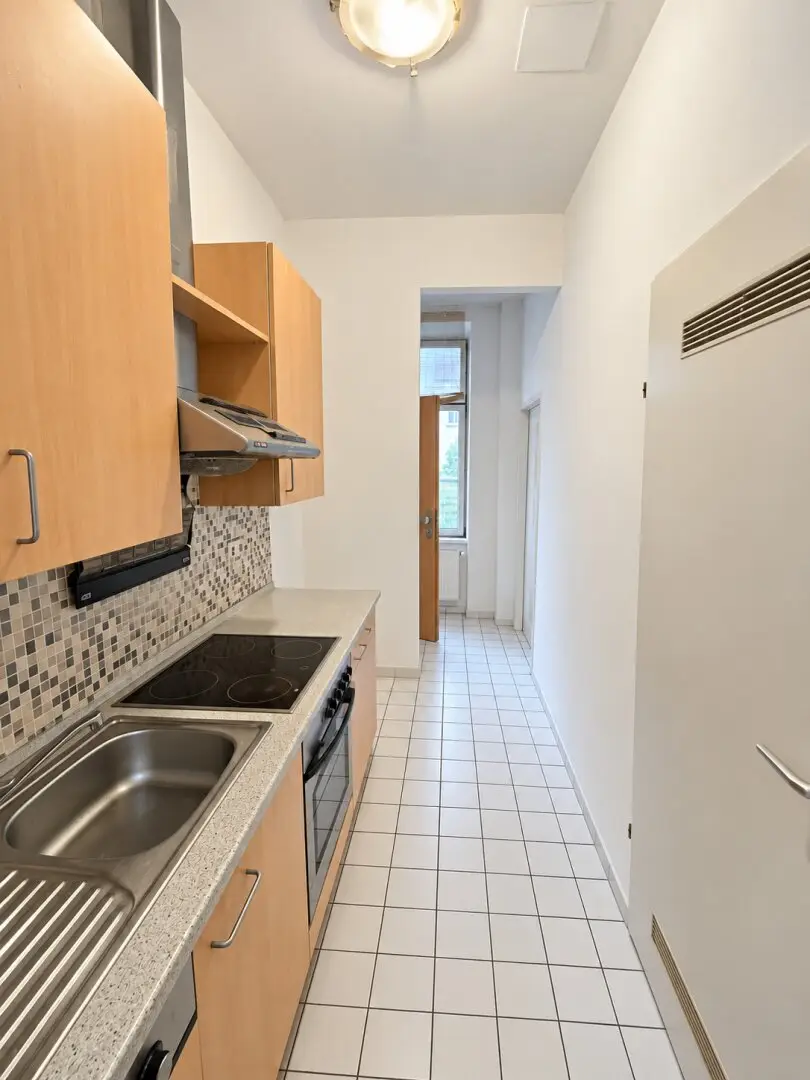 Renovated 2-room period apartment in prime location of Favoriten