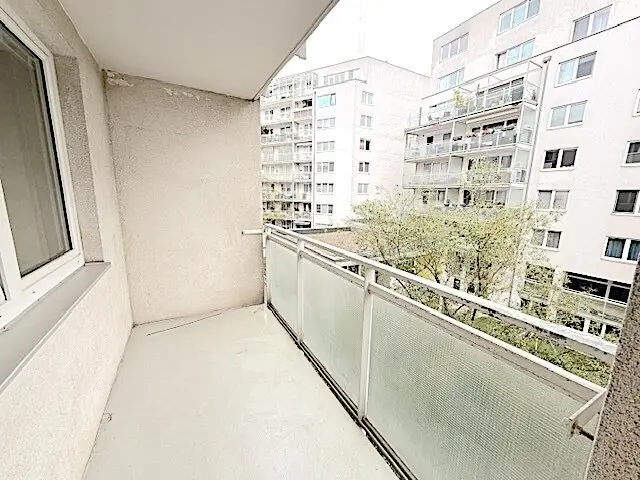 PROVISIONSFREI VOM EIGENTÜMER! INNENHOFLAGE! 2-ZIMMER WOHNUNG MIT LOGGIA IN DER FORSTHAUSGASSE!