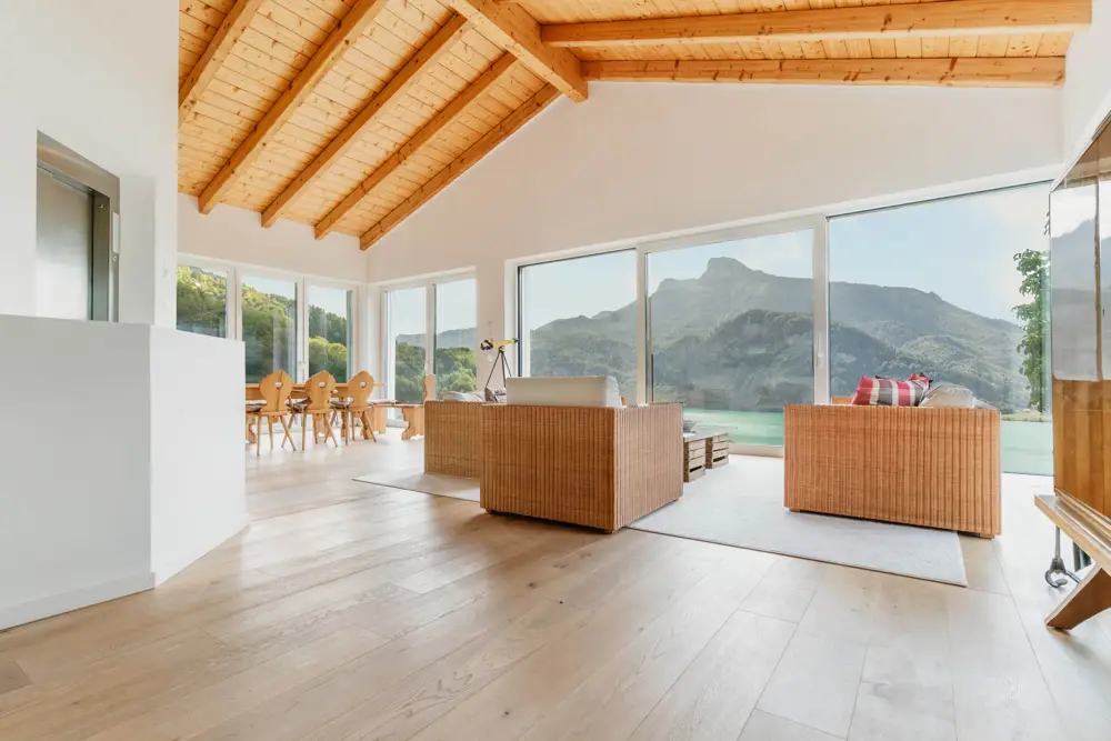 Maisonette apartment with lake and mountain views and lift