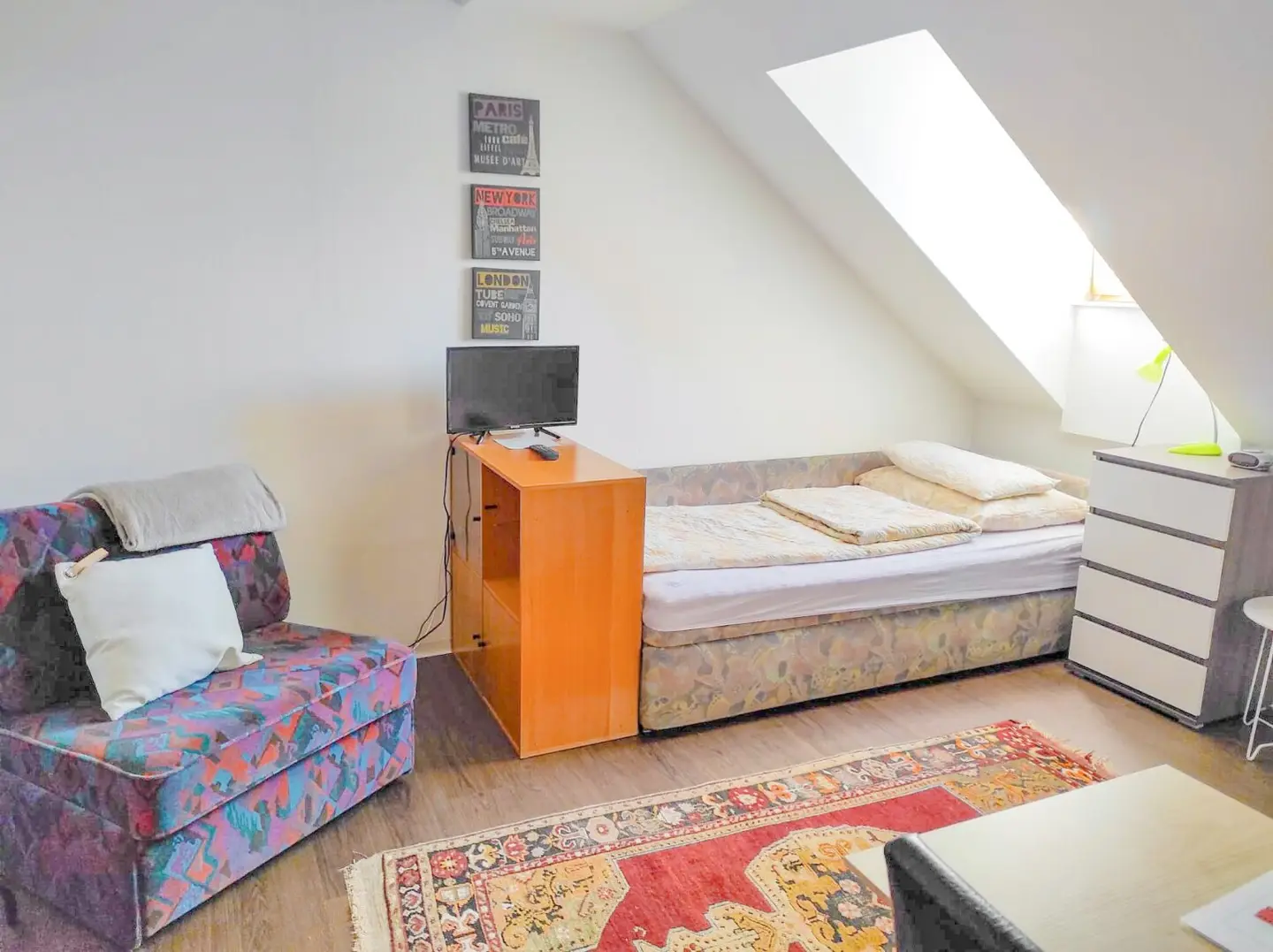 Move-in ready furnished 1-room apartment with parking in Hof / Eggenberg Graz