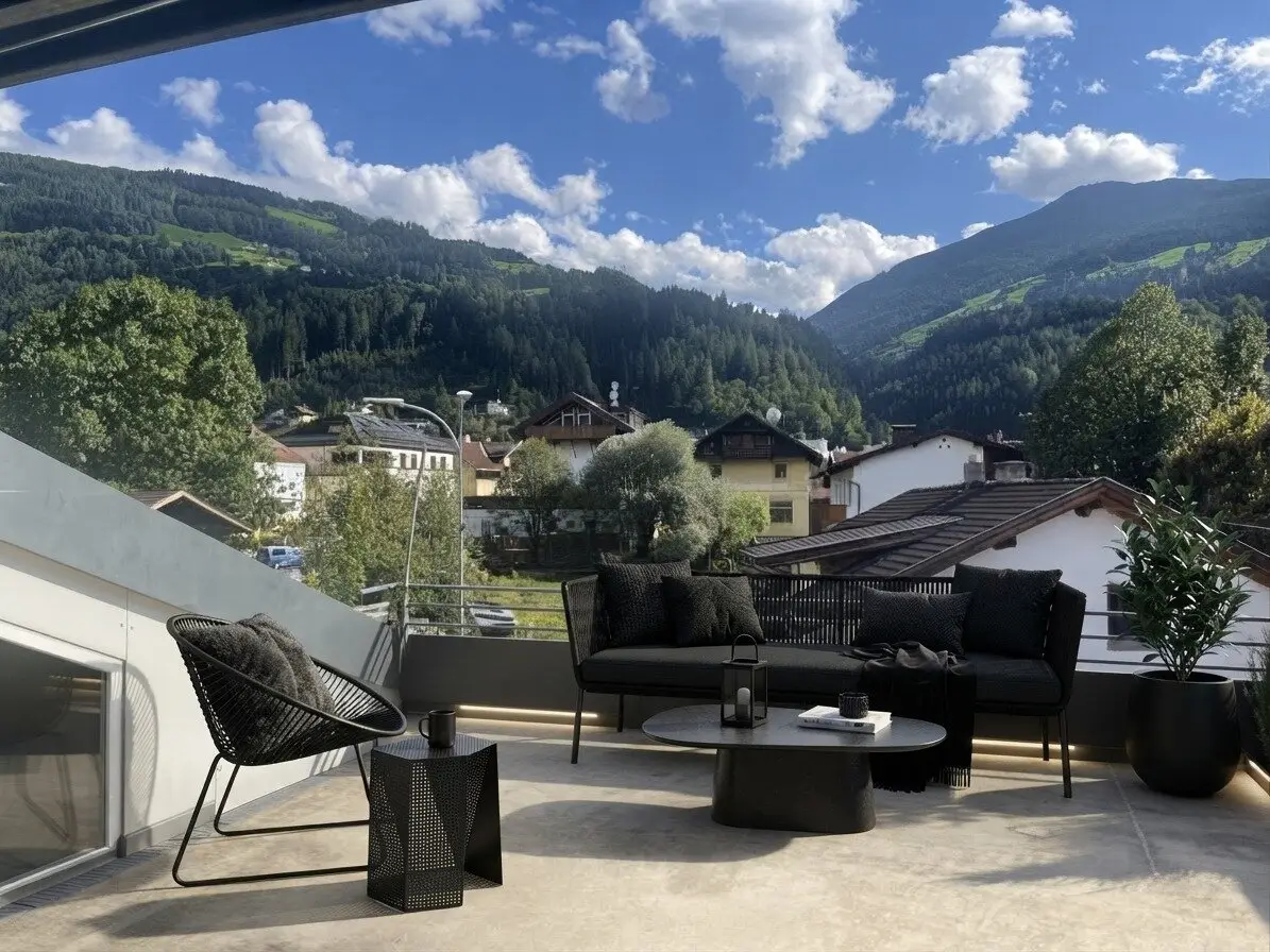 Wattens: Spacious Designer Loft with approx. 125.98 m² – an apartment rarely found today, a rare gem in the center