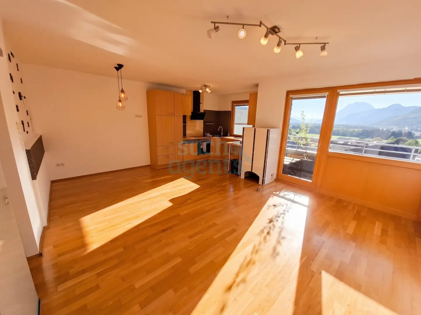 Bright apartment with loggias and underground parking