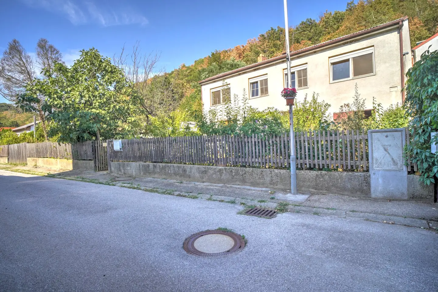 Ruhig gelegenes Grundstück am Waldrand mit direktem Waldzugang