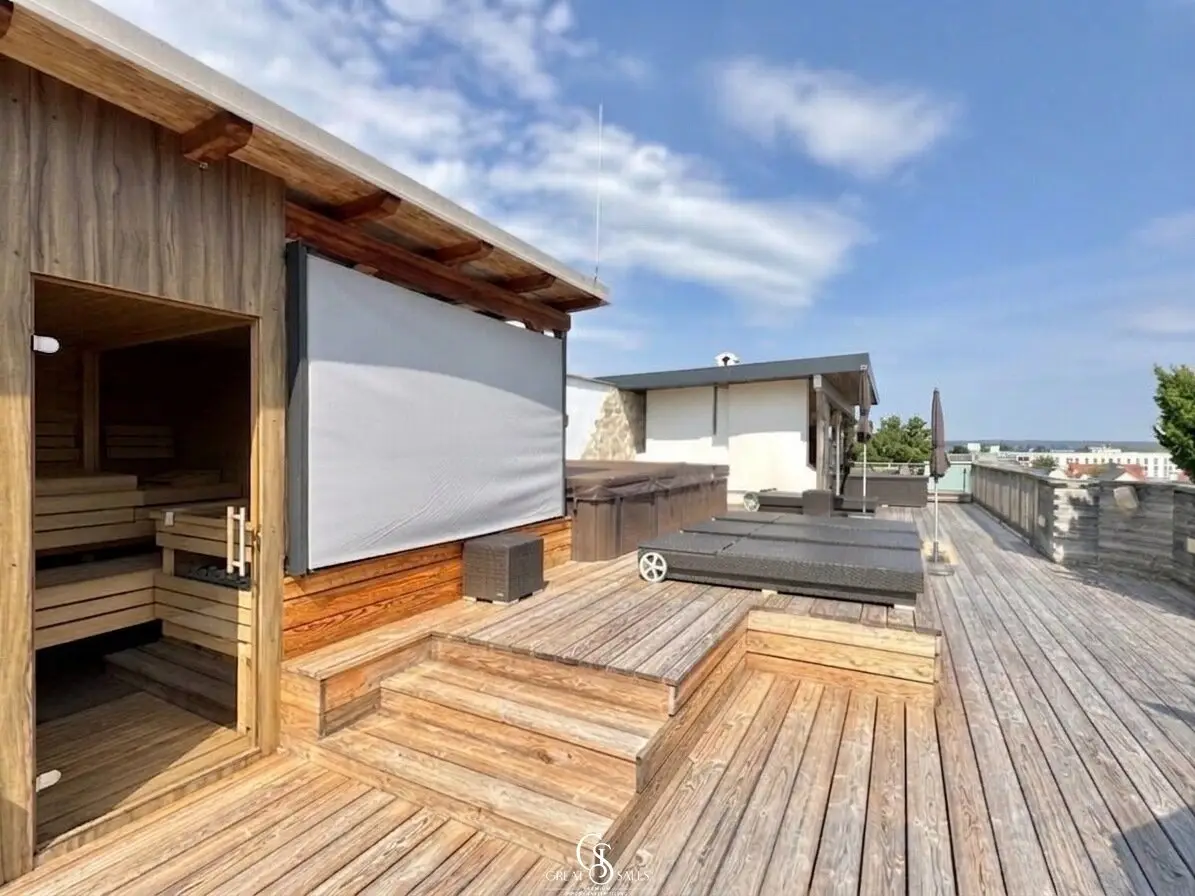 Exclusive penthouse with private approx. 140 m² roof terrace, swimspa and sauna south of Graz