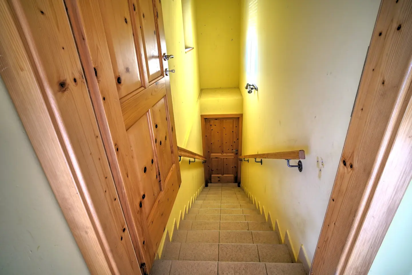 Quietly located house on the edge of the forest with sauna, whirlpool and private game chamber