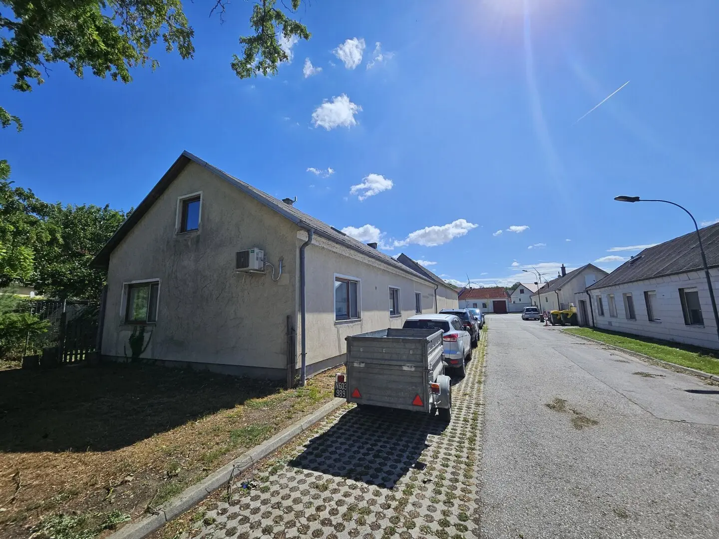 Charmantes Einfamilienhaus mit Garten, Lagerhalle und modester Ausstattung in Pachfurth!