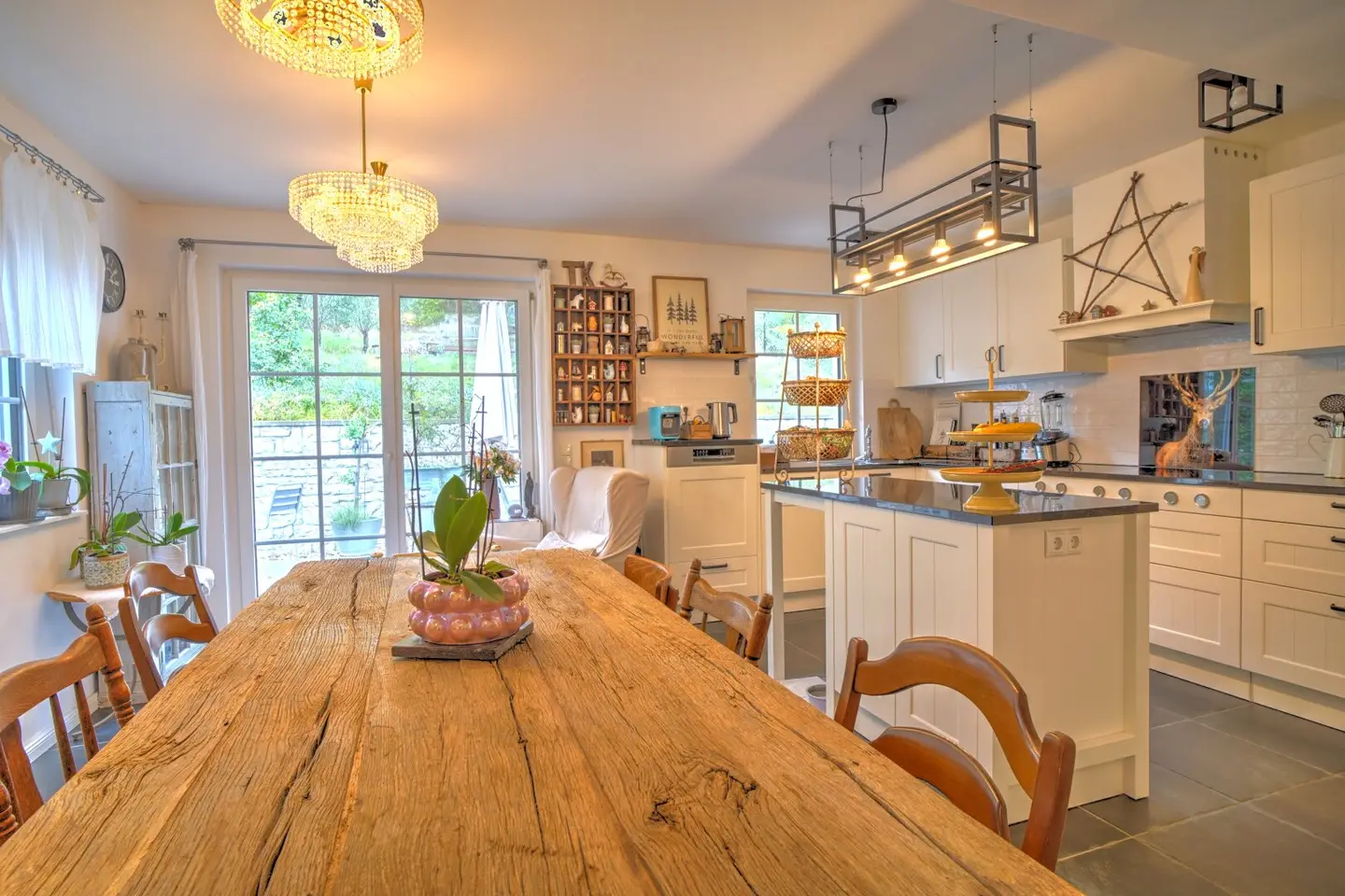 Well maintained house with view over Eisenstadt in a quiet residential location