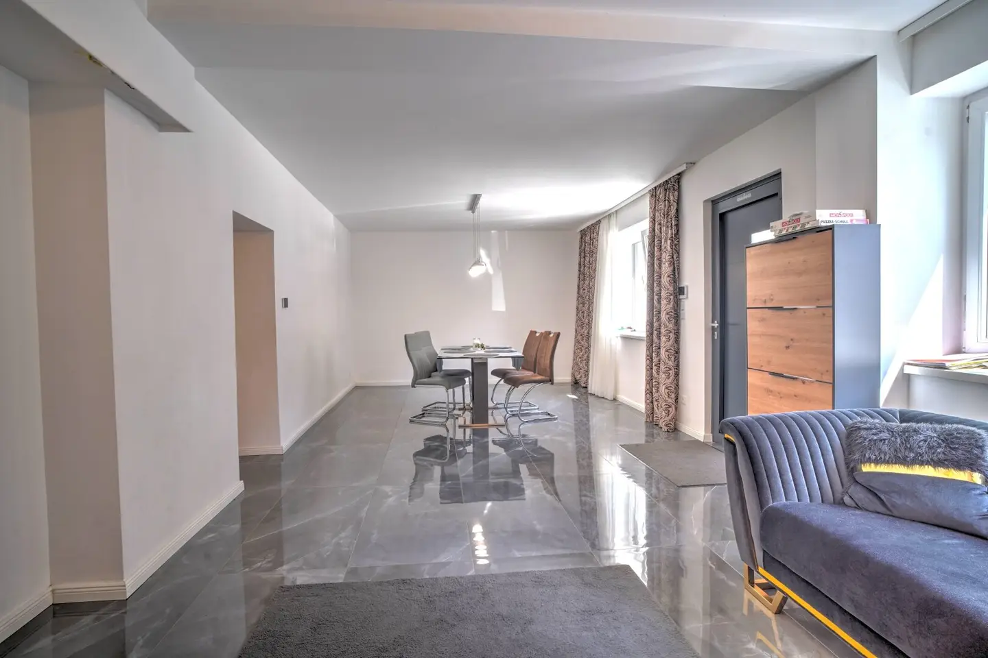 Immediately available house in solid construction with five rooms and good accessibility