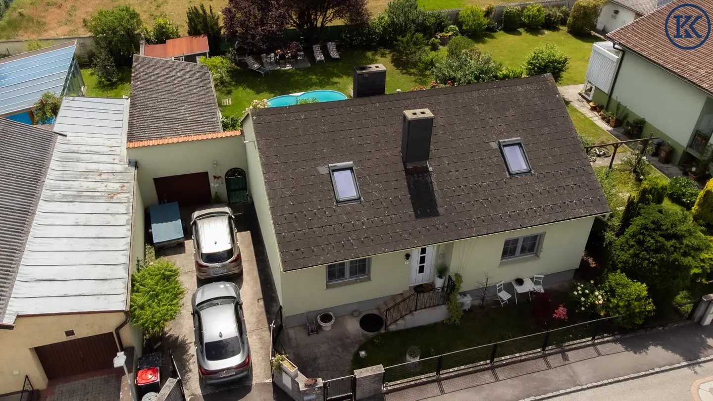 Saniertes Einfamilienhaus mit großem Garten in sehr guter Lage und ausgezeichneter Infrastruktur.