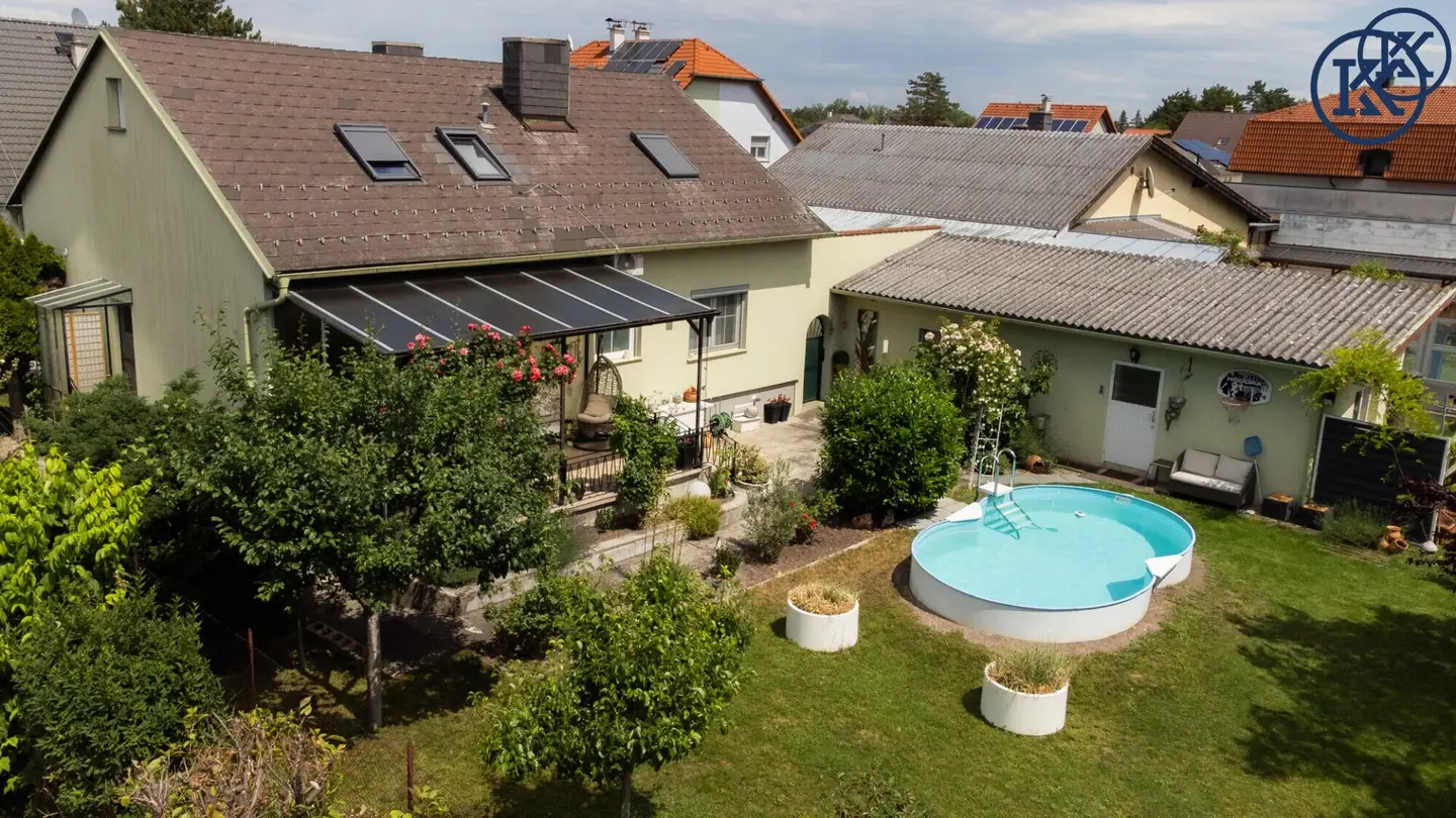 Renovated detached house with large garden in very good location and excellent infrastructure