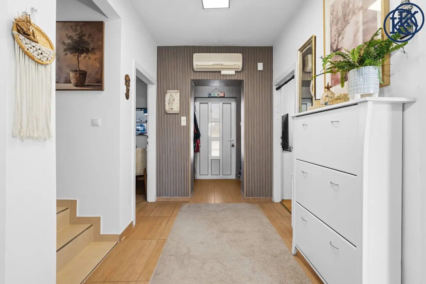Renovated detached house with large garden in very good location and excellent infrastructure