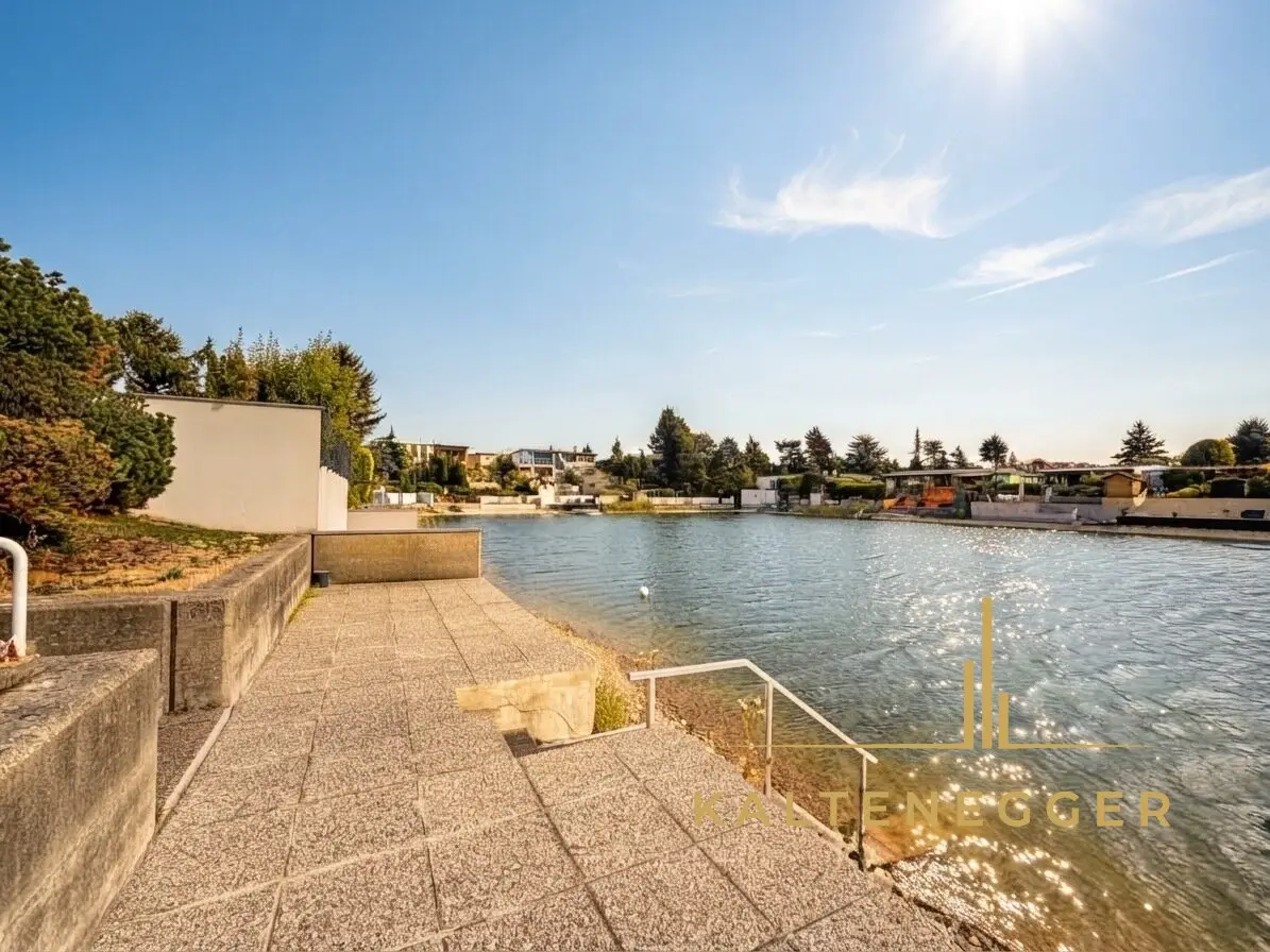 Bathhouse with direct lake access at Kafkasee II