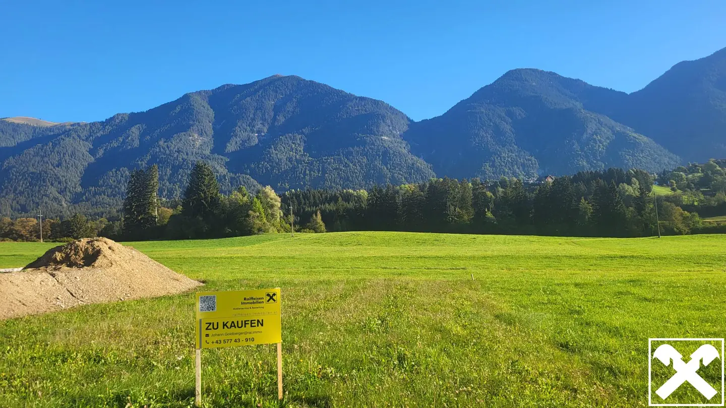 Sunny building plot near Pressegger Lake Apartment
