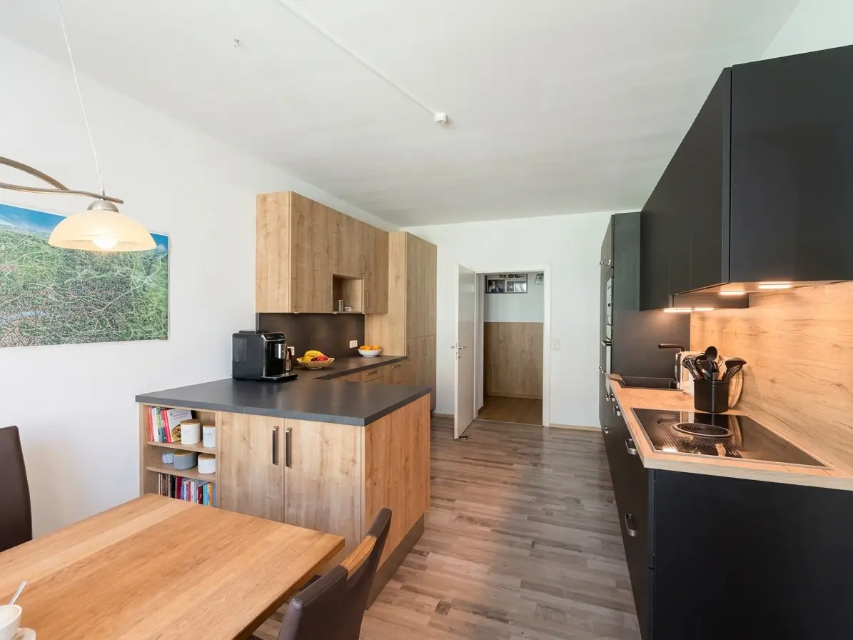 Spacious apartment in central location with balcony