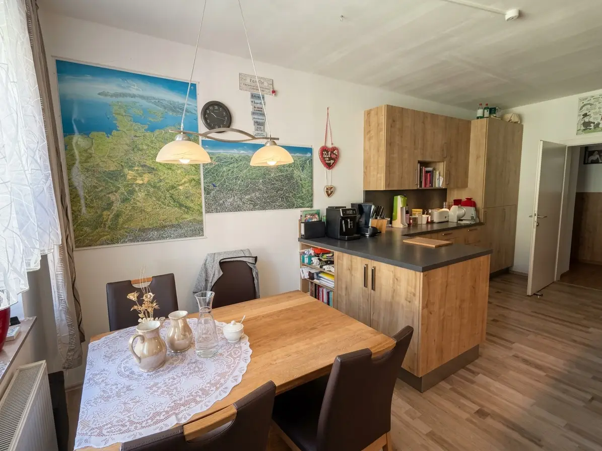 Spacious apartment in central location with balcony