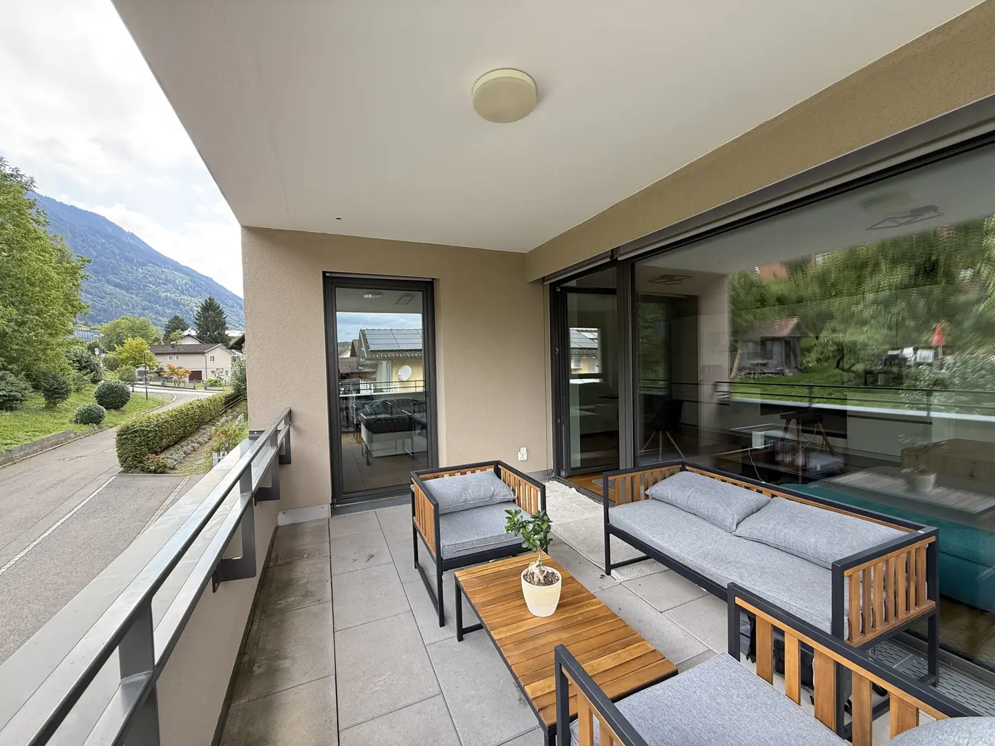 Tenanted Wohnung in quiet central location with underground parking