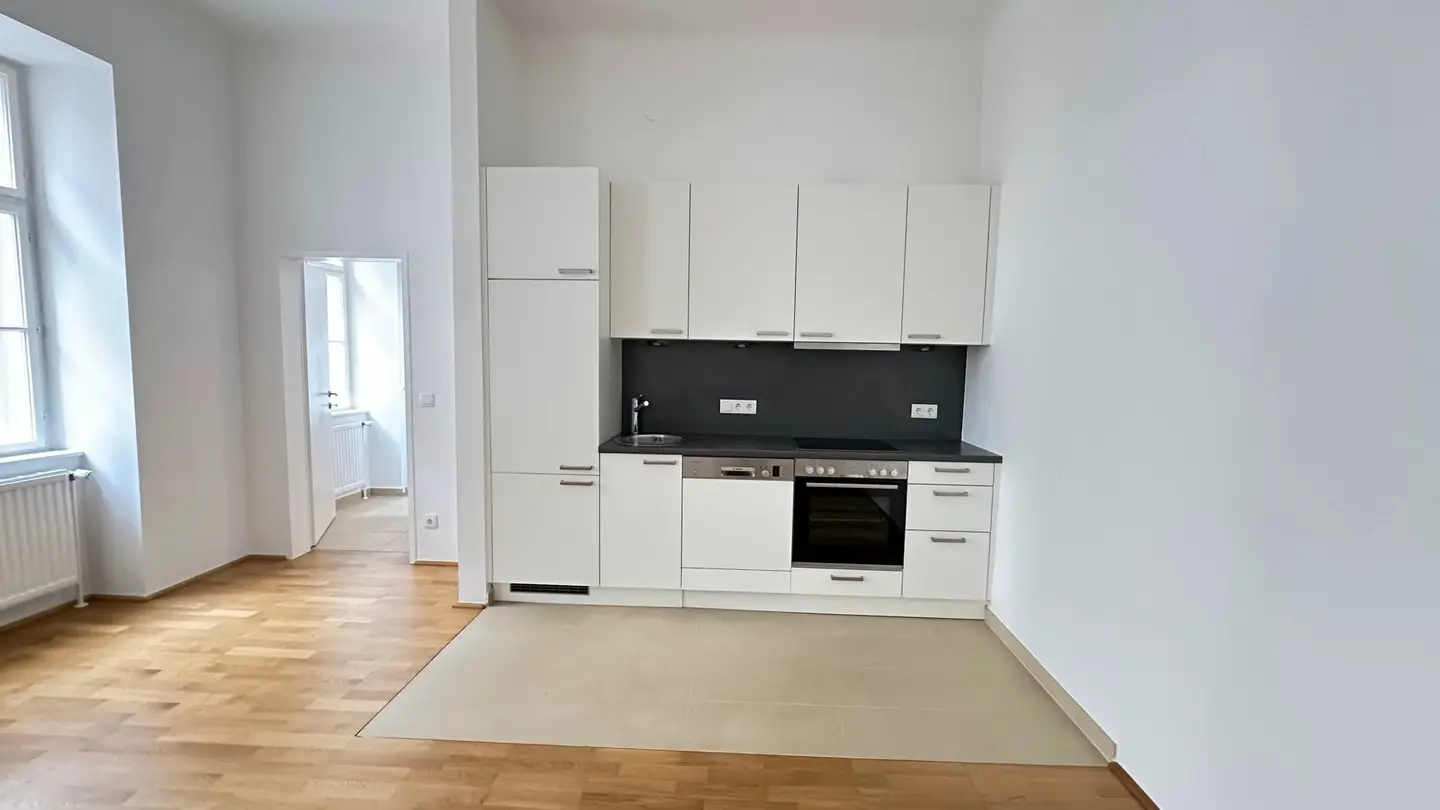 Hofseitige Altbauwohnung mit Wohnküche nahe Mariahilfer Straße