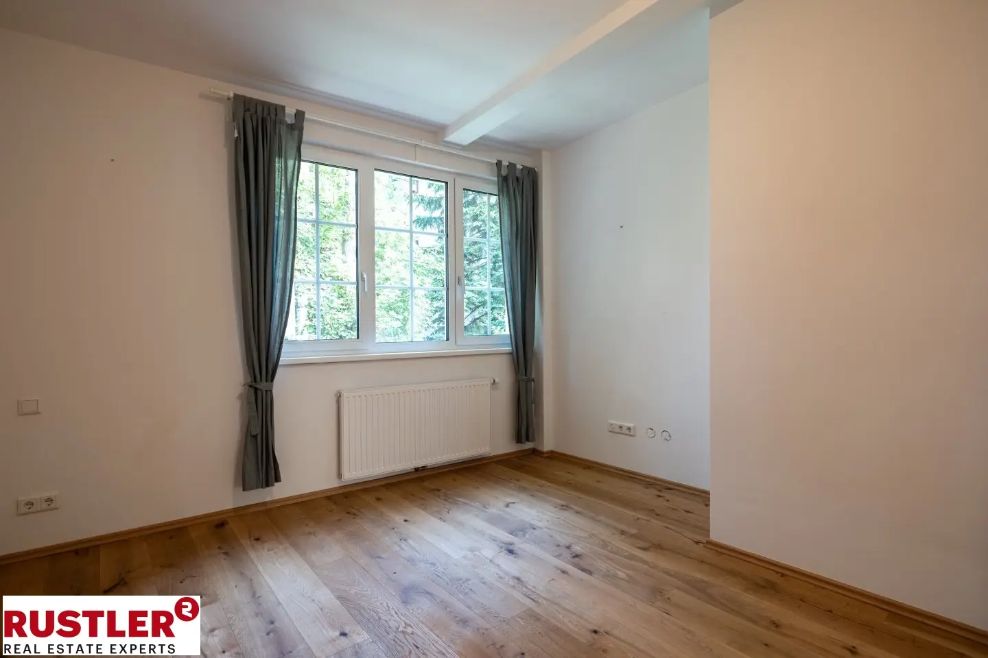 Erdgeschosswohnung in historic villa with terrace