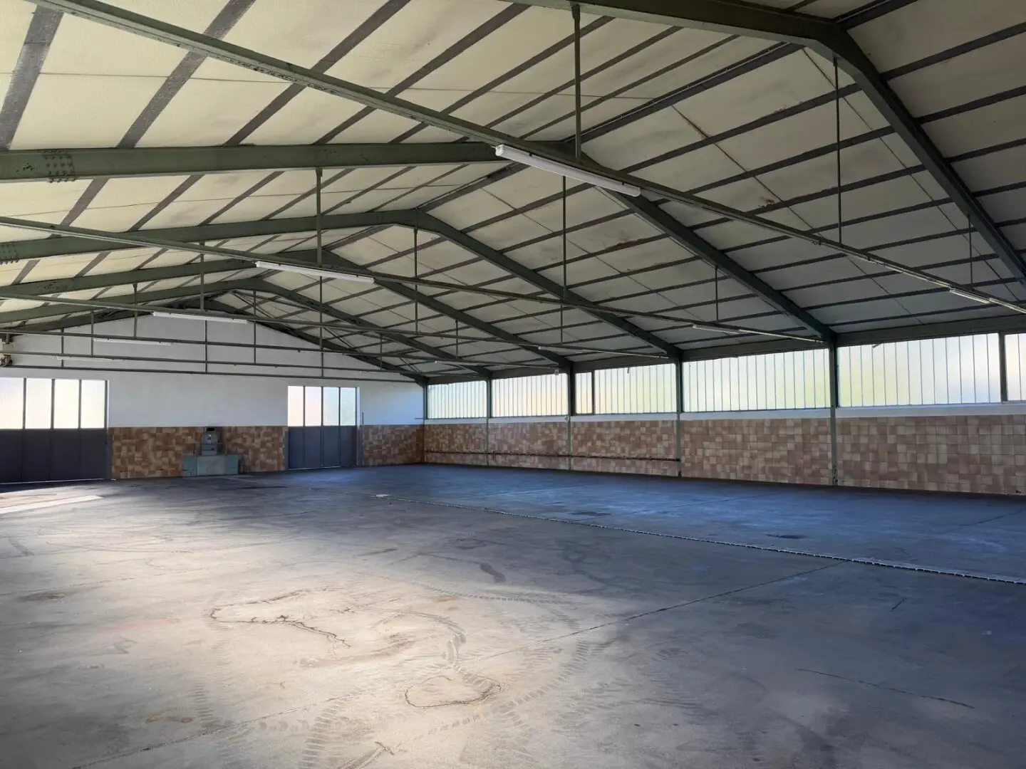 Lager- / Gewerbehalle mit 500 m² Nutzfläche in Hartberg zu vermieten – Erweiterung auf 1000 m² möglich