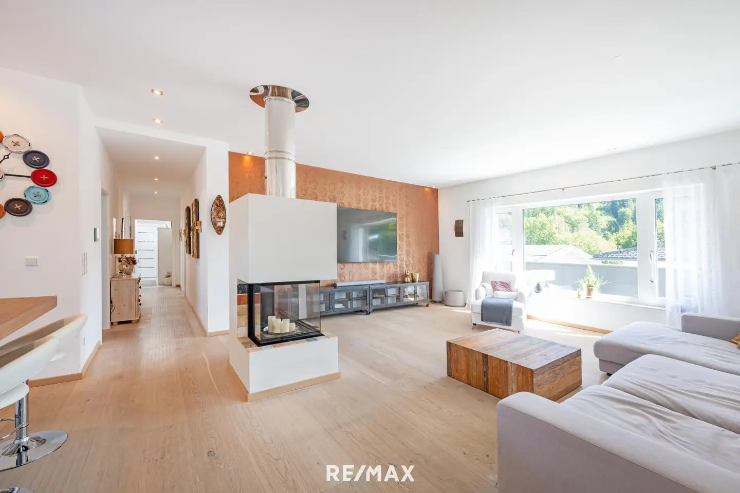 Penthouse with expansive terraces garden and jacuzzi