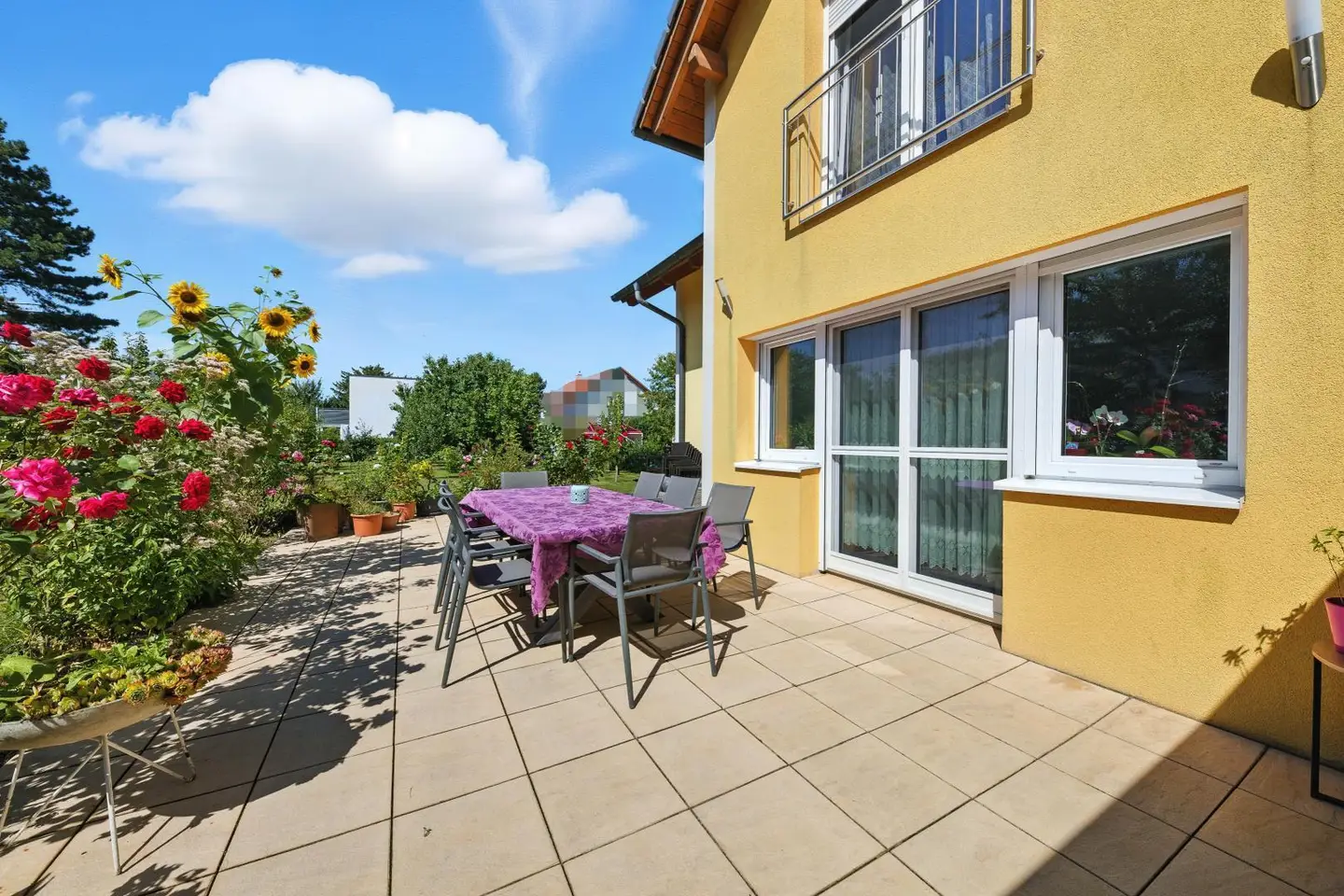 Familienwohnung mit sonnigem Garten und Garage