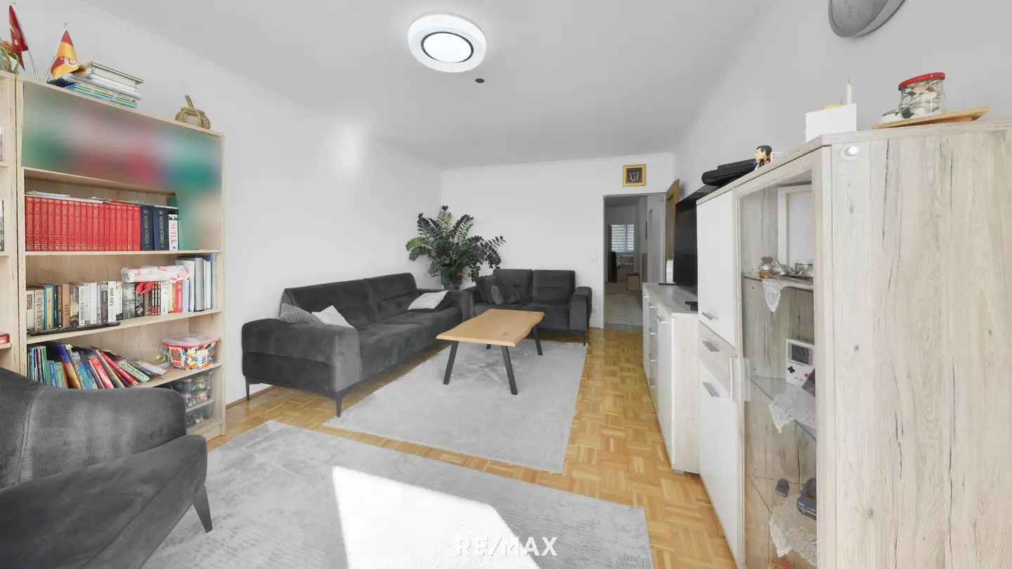 Bright apartment with loggia and barrier controlled parking