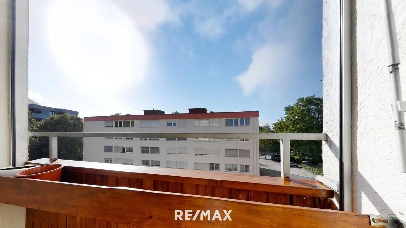 Bright apartment with loggia and barrier controlled parking
