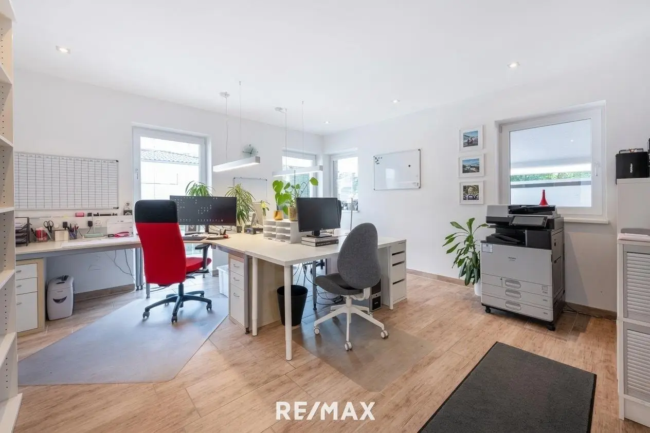 Penthouse above warehouse space with generous outdoor area
