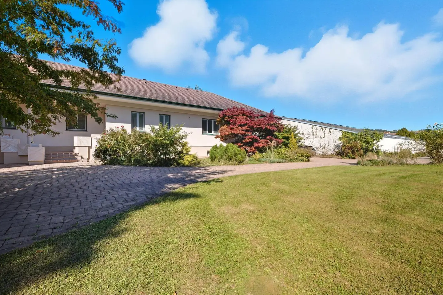 Familienwohnung mit Wintergarten und Garten