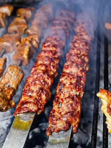 Holzkohlengrill