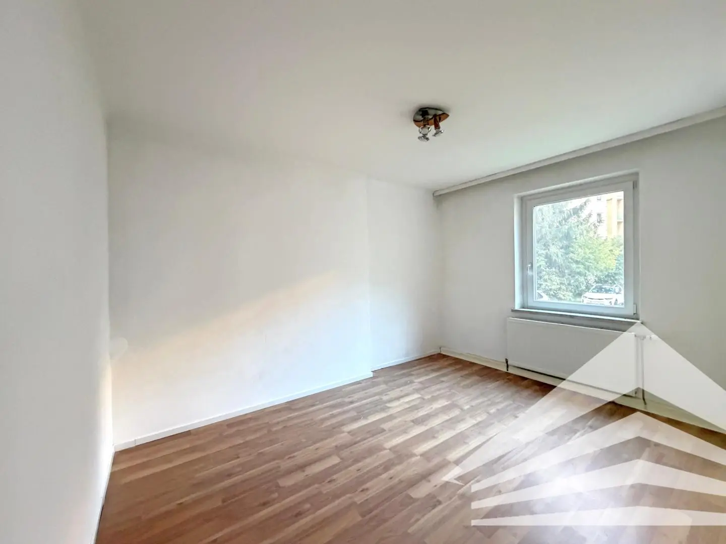 Zentrale Wohnung nahe Bulgariplatz mit Gartennutzung
