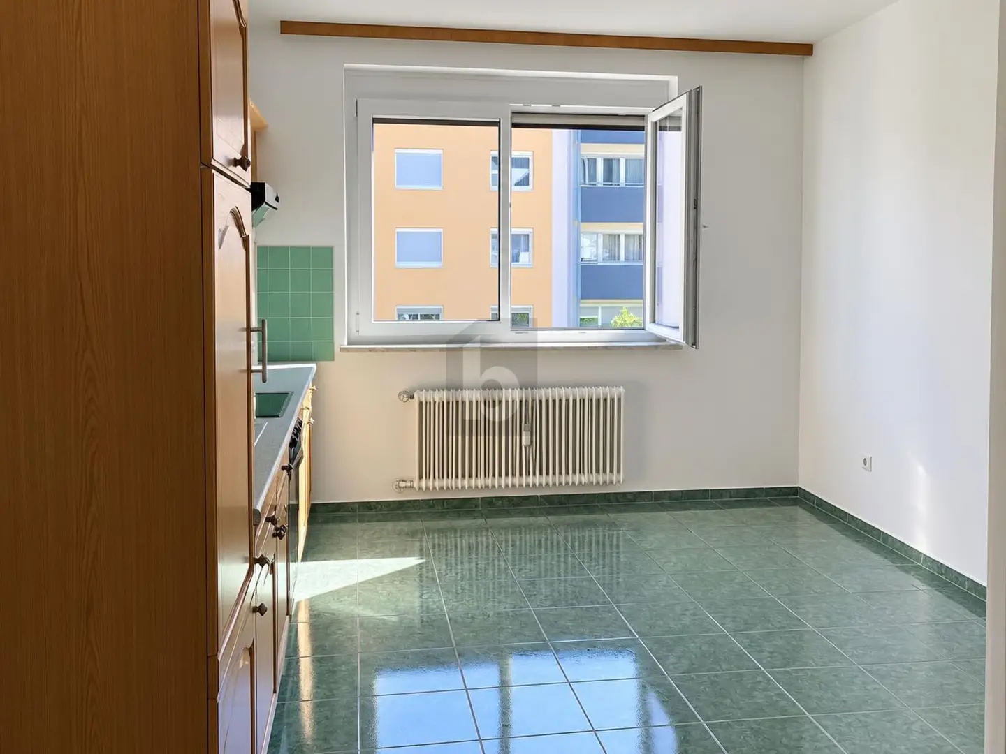 Apartment with wide view and private balcony