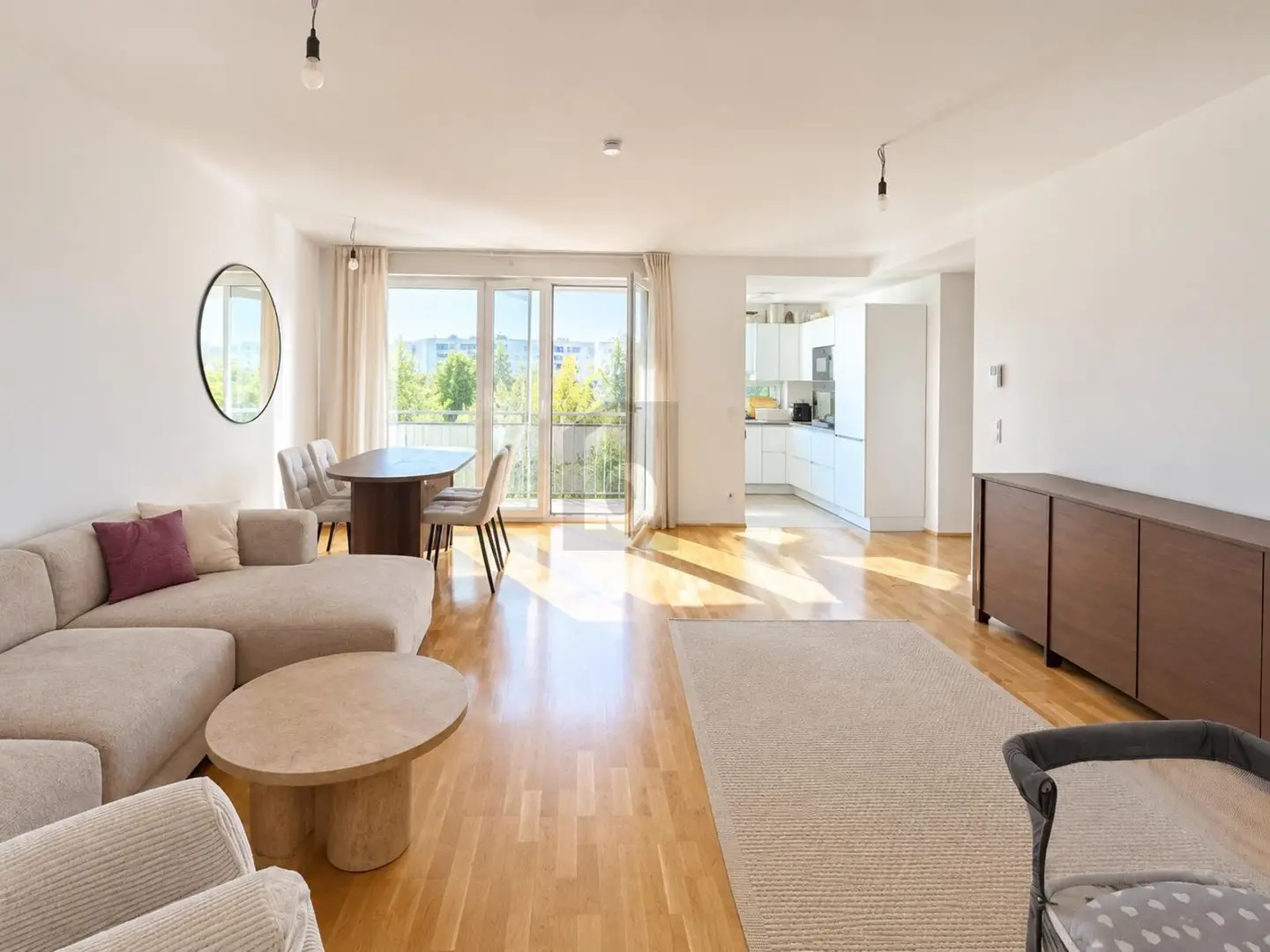 Furnished Dachgeschosswohnung with balcony and lift