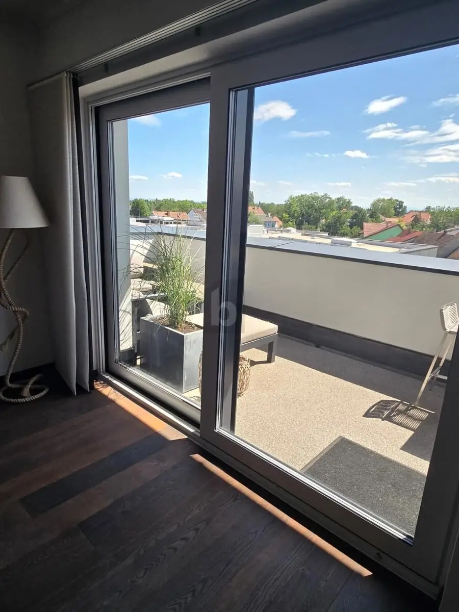 Dachgeschosswohnung mit Panoramablick und großen Balkonen