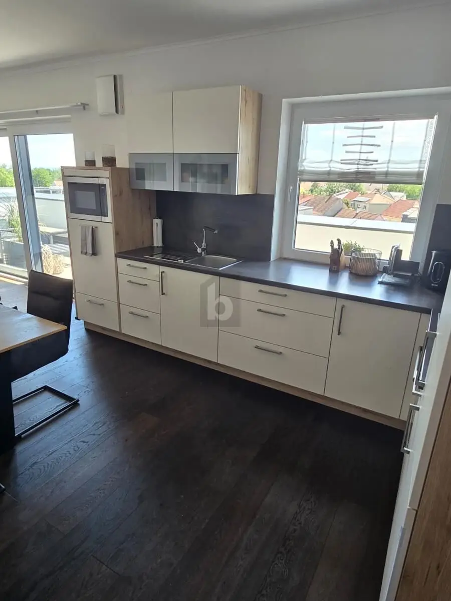 Dachgeschosswohnung mit Panoramablick und großen Balkonen