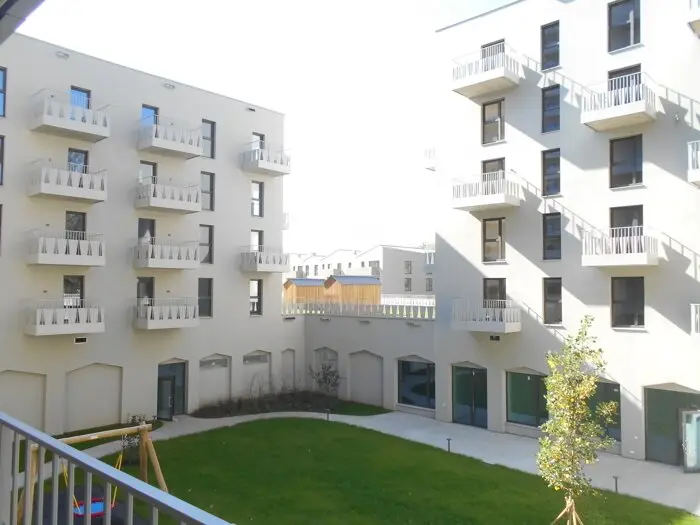 Q5 at the PARK 3-room quiet courtyard location sunny west balcony