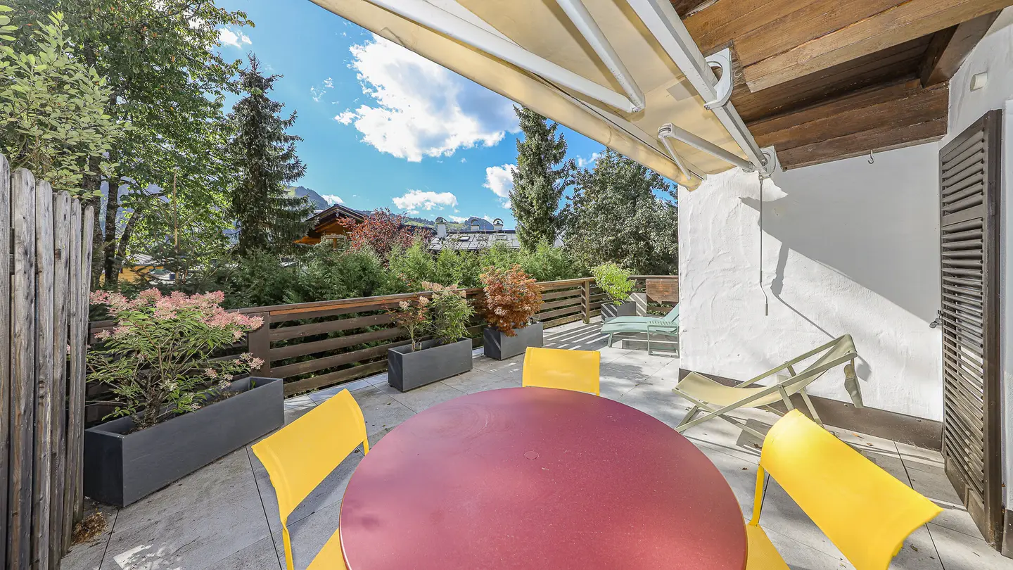 Bright Wohnung with terrace and Hahnenkamm view