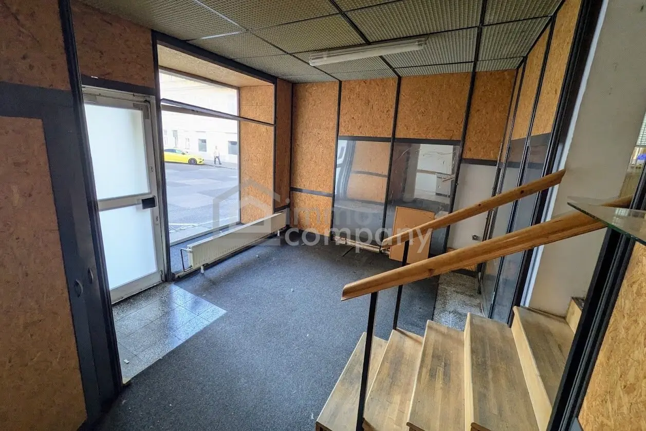 Commercial / Practice / Office / Storage space 104m², 4 rooms, near Meidlinger Markt in 1120 Vienna