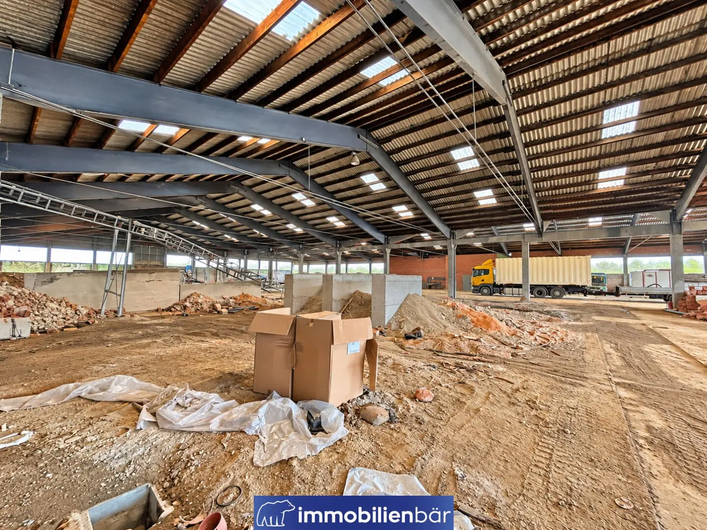 10.000 m2 KALTLAGERHALLEN – Kauf oder flexible Teilanmietung