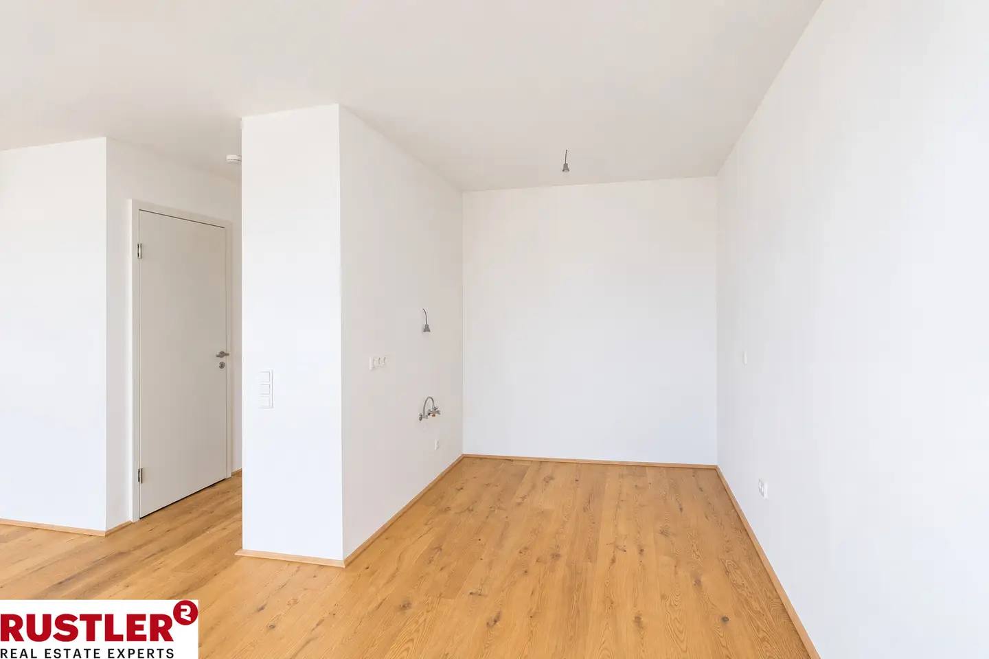 Erstbezug Dachgeschosswohnung nahe Hauptbahnhof mit Loggia