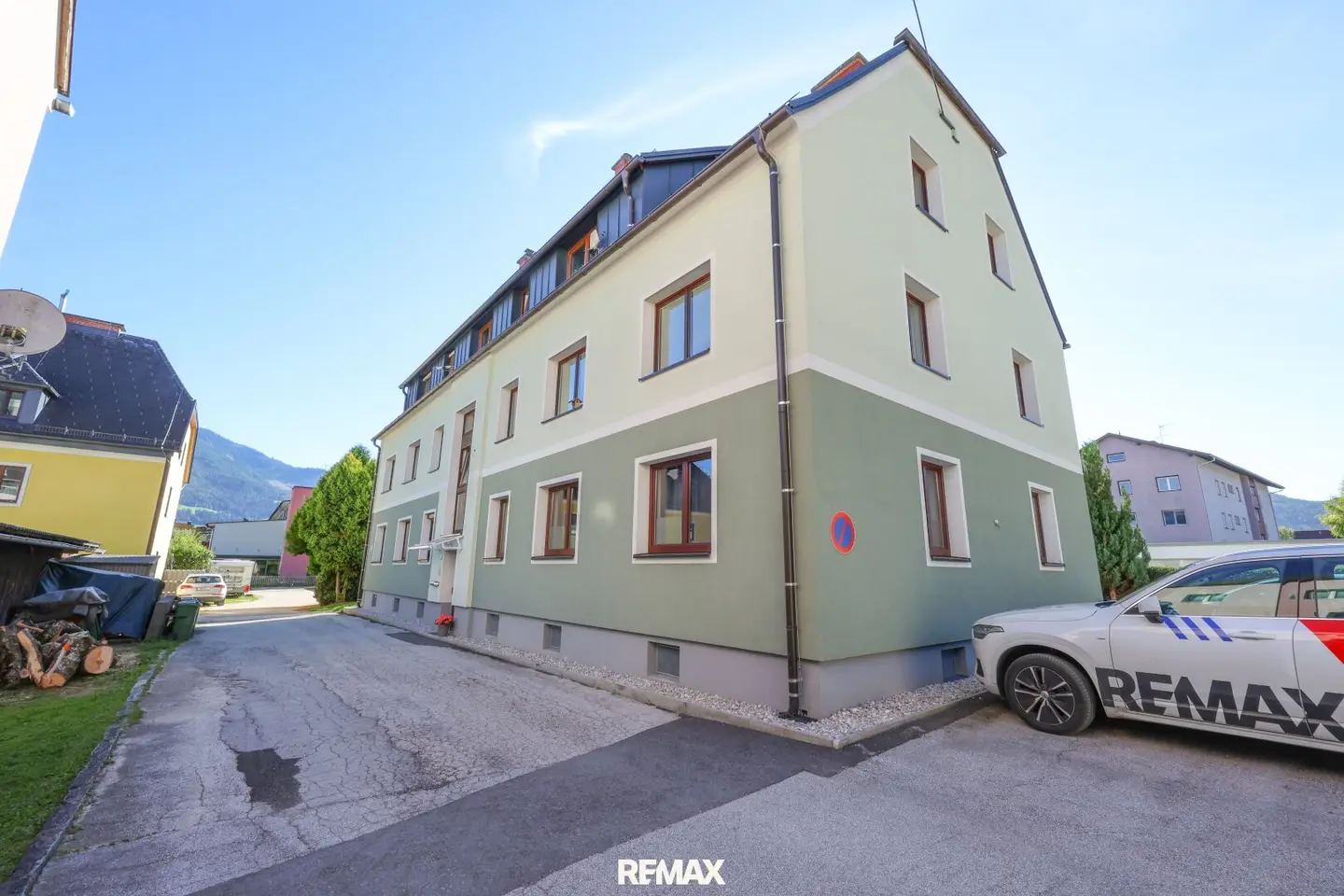 Second residence possible!! 2-room apartment with potential!