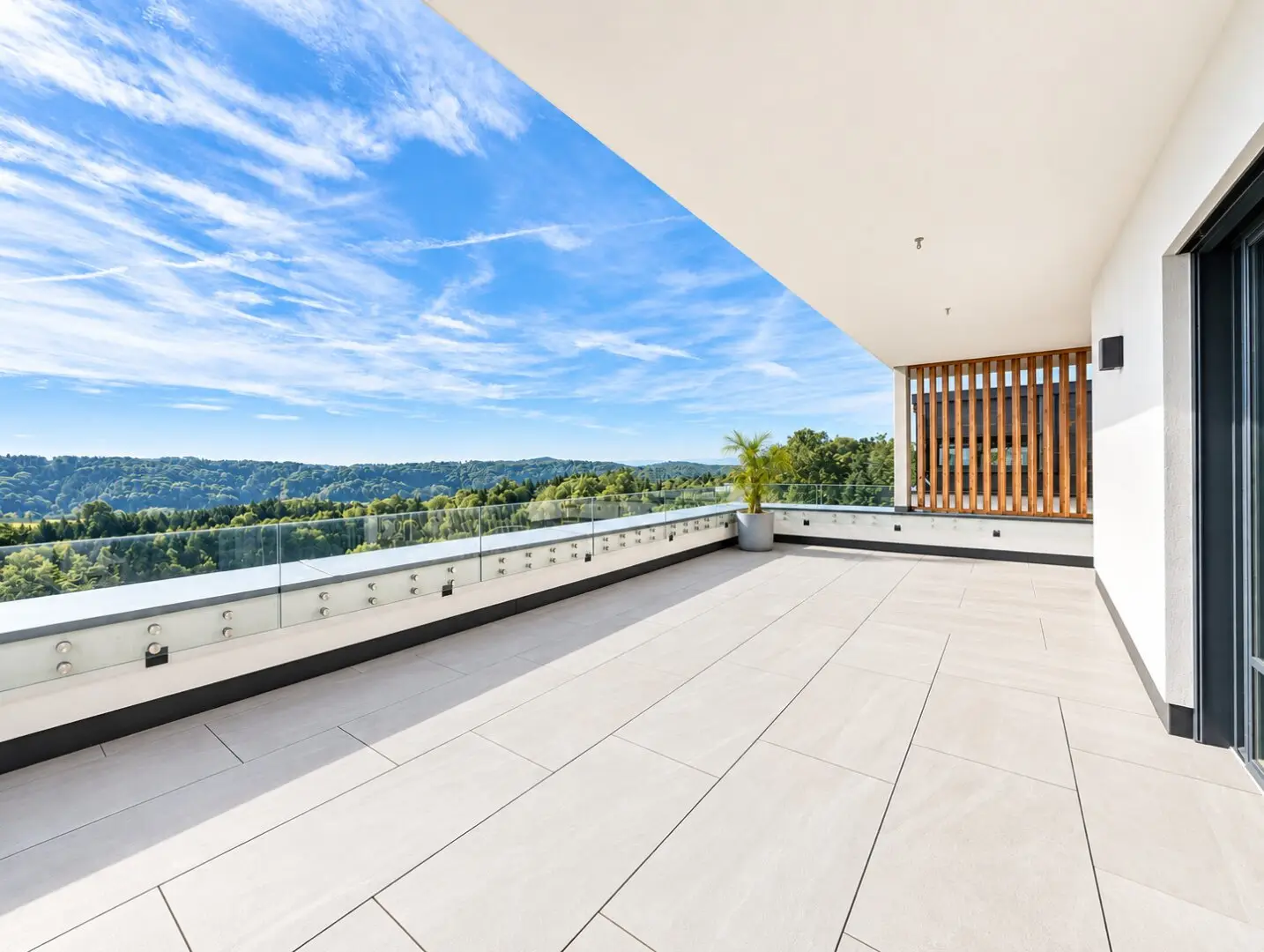 Exklusives Penthouse mit 39 m² Terrasse nähe Graz