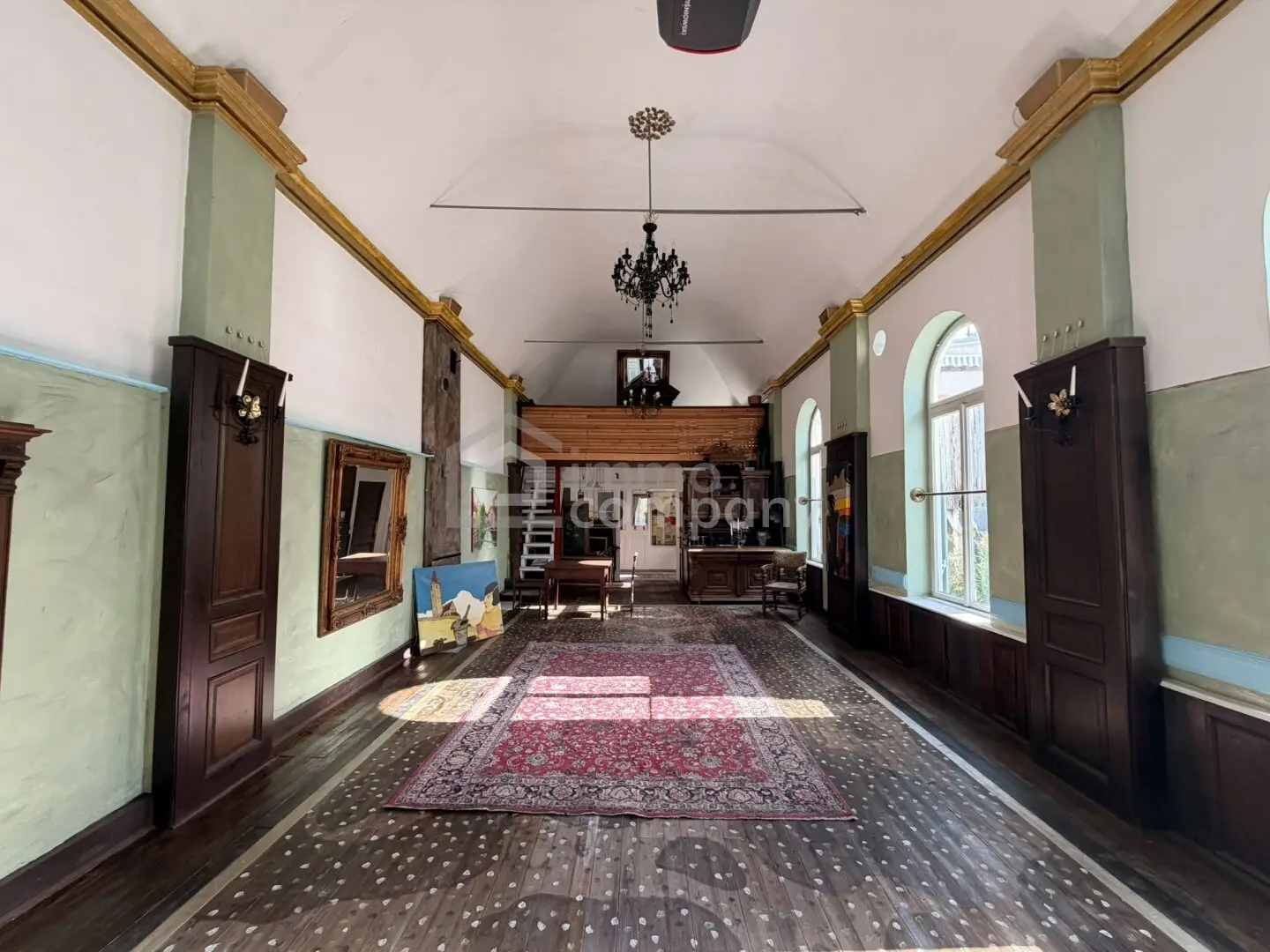 HISTORIC TOWNHOUSE - Not for everyone but maybe just for you!