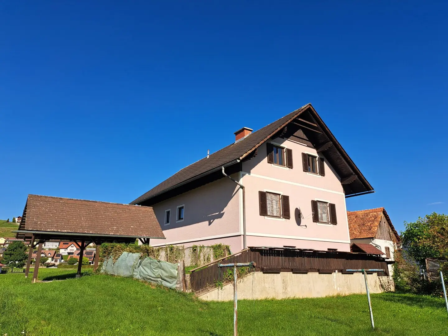 Tolle Kleinlandwirtschaft in besonders sonniger und ruhiger Lage