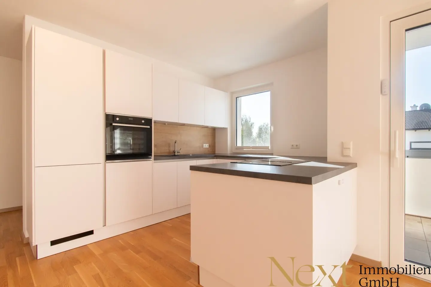 Bright. Modern. Sunny. – Nearly new 3-room apartment with balcony and parking space in Neukirchen bei Lambach for sale