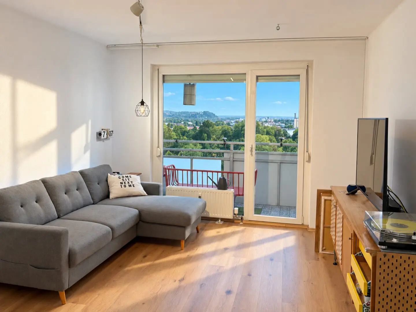 Dreamlike 3-room apartment with 89 m² and panoramic view on the 11th floor in Wels